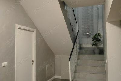 Casă cu 4 camere cu Teren 471 Mp în Central - 2