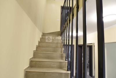 Casă individuală cu 4 camere cu Canalizare în Bucium - 17