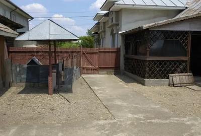 Casă cu 5 camere cu Teren 2099 Mp în Păru Rotund - 2