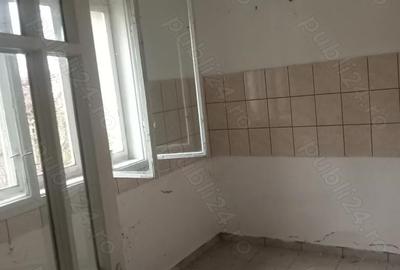 Casă cu 3 camere cu Teren 120 Mp în Pomezeu - 5