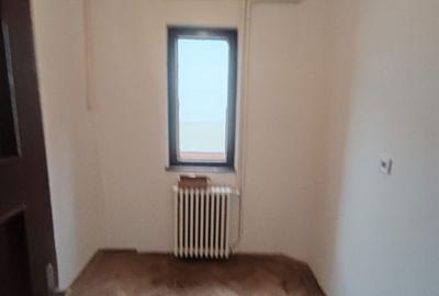 Apartament cu 4 camere decomandat în Grivița - 11