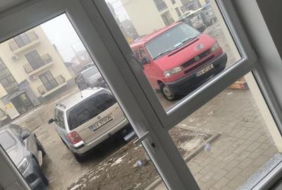 Spațiu comercial, de 32 mp, în Lisaura - 8
