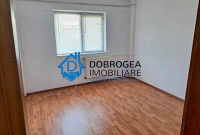 Apartament cu 2 camere decomandat în C5 - 2