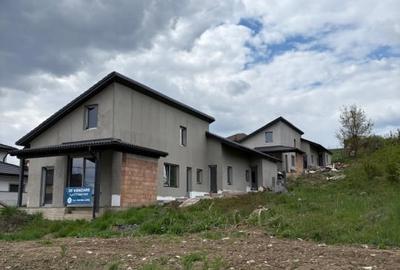 Casă individuală cu 4 camere cu Canalizare în Unirea - 5