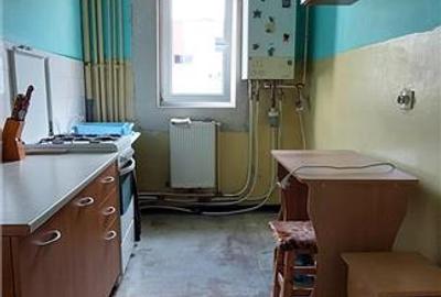 Apartament cu 4 camere semidecomandat în Baza 3 - 2
