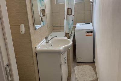 Garsonieră decomandată în Gorjului