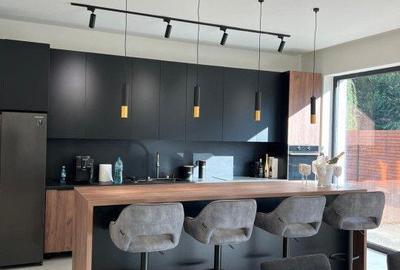 Casă cu 4 camere cu Teren 350 Mp în Central - 9