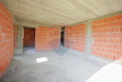 Casă cu Teren 1013 Mp în Cordău - 9