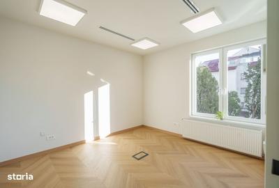 Spațiu comercial, de 75 mp, în Central - 6