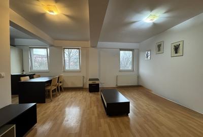 Apartament cu 3 camere, 2 bai, parter inalt, bloc nou, zona Lipovei. COMISION 0 - 3