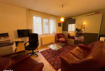 Casă cu 5 camere cu Canalizare în Central - 4