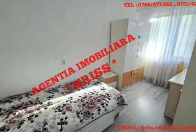 Apartament cu 3 camere semidecomandat în Central - 5