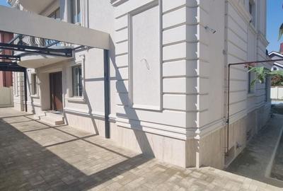Casă cu 10 camere cu Teren 780 Mp în Central - 10