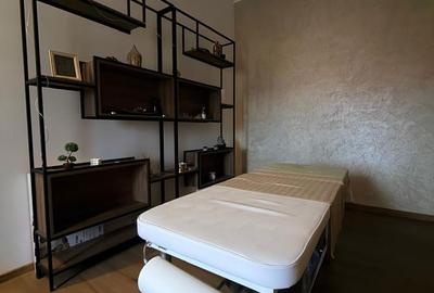 Apartament cu 4 camere în Central - 1