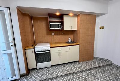Apartament cu 3 camere semidecomandat, mobilat în Nicolina - 9
