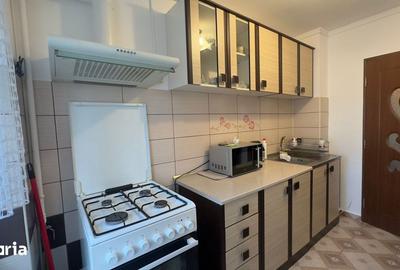 Apartament cu 2 camere decomandat, mobilat în Craiovei