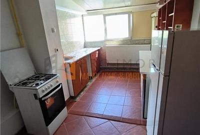 Apartament cu 3 camere decomandat, mobilat în Micro 3 - 7