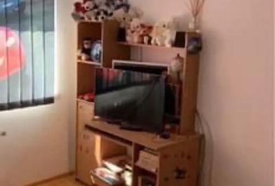 Apartament cu 3 camere semidecomandat în 1 Mai