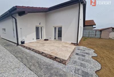 Casă cu 3 camere cu Garaj în Izvin - 20
