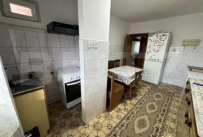 Apartament cu 3 camere decomandat, mobilat în Central - 8