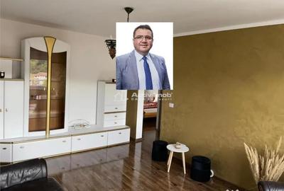 Apartament cu 3 camere decomandat în Micro II - 1