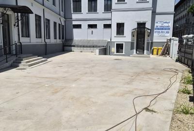 Spațiu comercial, de 1,200 mp, în Central - 8