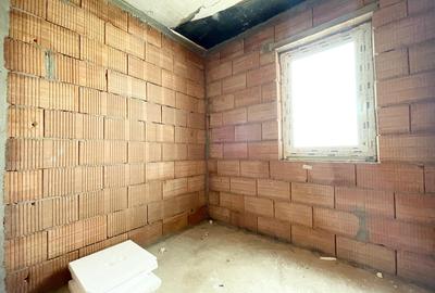 Duplex cu 4 camere cu Canalizare în Moșnița Veche - 12
