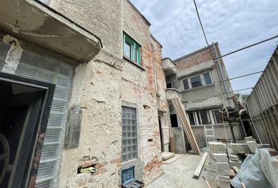 Casă cu 3 camere cu Canalizare în Domenii - 2