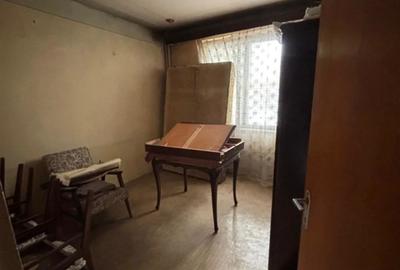 Apartament cu 3 camere semidecomandat în Lujerului
