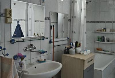 Casă cu Teren 400 Mp în Central