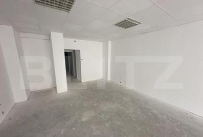 Spatiu comercial intr-o zona excelenta, 333 mp, Complexul St - 2