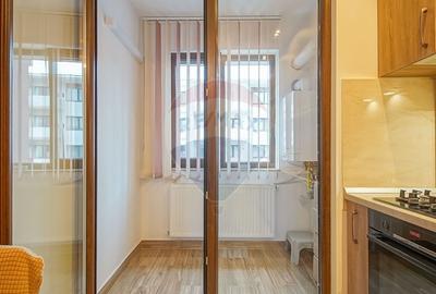 Apartament cu 1 camere decomandat în Tractorul - 11