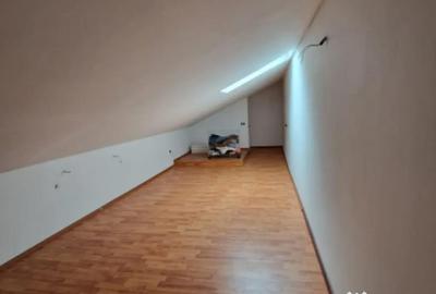 Apartament cu 4 camere decomandat în Central - 2
