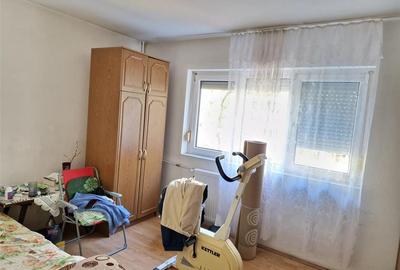 Apartament cu 4 camere decomandat în Nufărul - 5