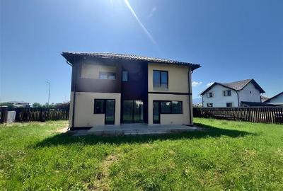 Casă individuală cu 4 camere în Stupini