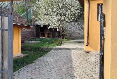 Casă cu 4 camere cu Teren 150 Mp în Central - 2