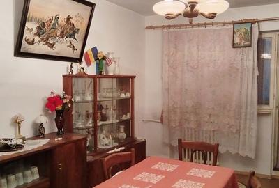 Apartament cu 2 camere decomandat în B-dul București