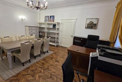 Birou, de 68 mp, în Central - 2