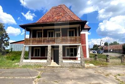 Cladire mixta cu teren si hala - vad comercial DN11, Ozun - 1