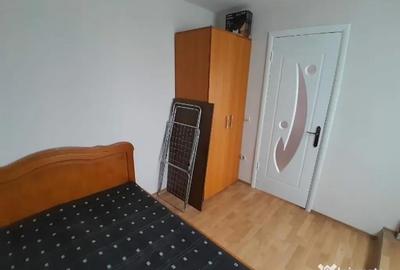 Apartament cu 3 camere semidecomandat în Central - 1