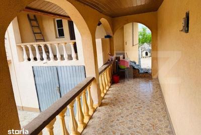 Casă cu 6 camere cu Teren 2451 Mp în Central