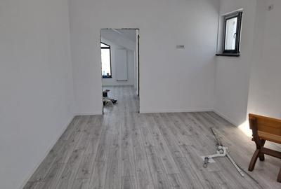 Casă individuală cu 8 camere cu Teren 500 Mp în Domnești - 3