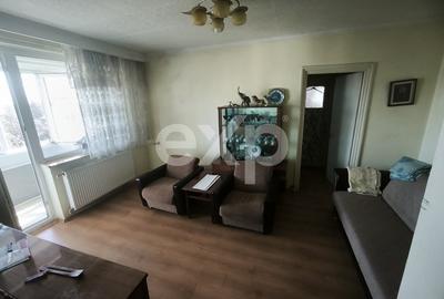 Apartament cu 3 camere semidecomandat în Central - 1