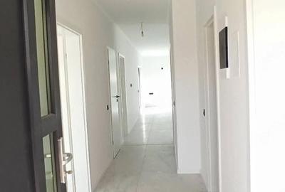 Casă cu 7 camere cu Teren 420 Mp în Central