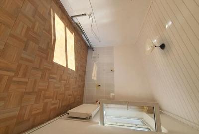 Casă cu 6 camere cu Teren 198 Mp în Apărătorii Patriei - 7