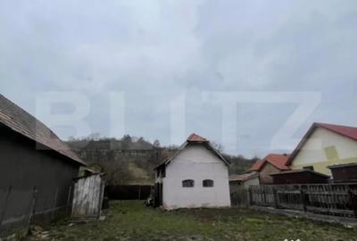 Casă cu 2 camere cu Teren 1456 Mp în Curteni - 1
