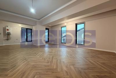 Apartament cu 3 camere decomandat în Aviației