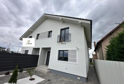 Casă cu 4 camere în Remetea Mare