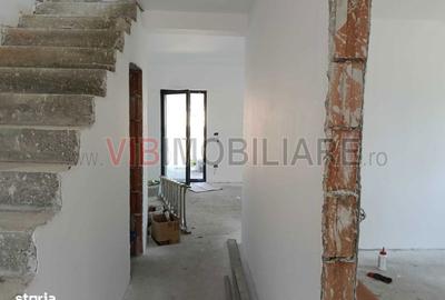 Casă cu 4 camere cu Teren 350 Mp în Central