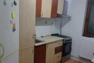 Garsonieră decomandată în Girocului